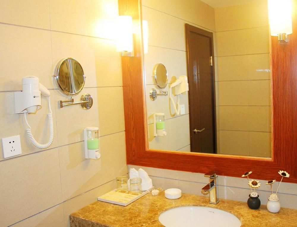 Chengdu Ronghome Hotel 외부 사진
